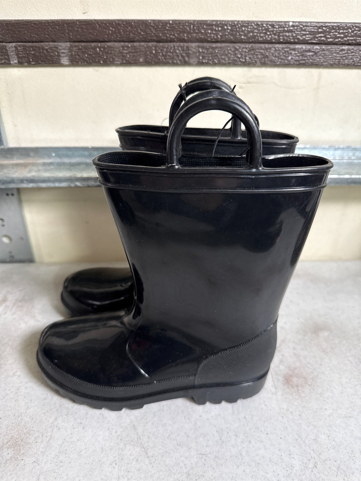 Rugged Exposure Girls' Black Rubber Rain Boots - Size 13