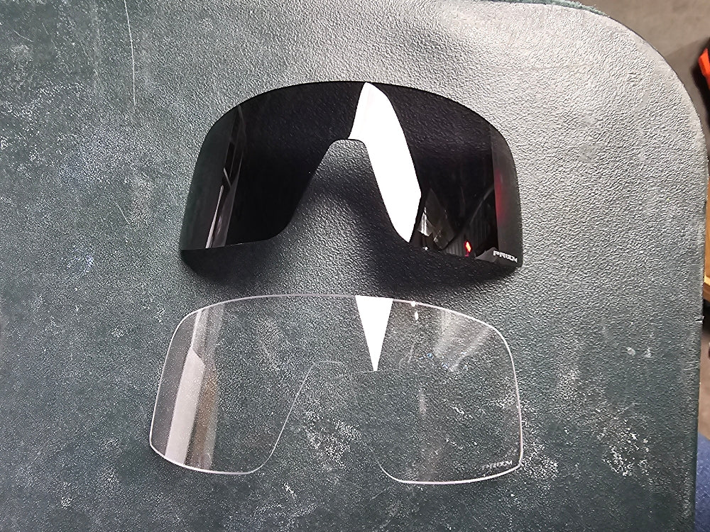 Oakley Men's Sutro S Sunglasses - Matte Carbon Frame with Prizm 24k Gold Lenses