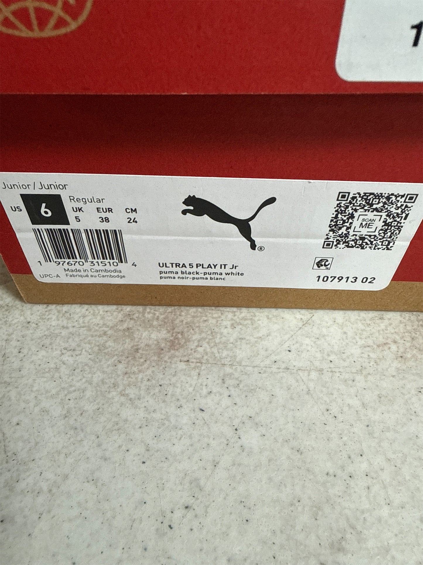 Puma Ultra 5 Play It Junior Indoor Soccer Shoes - Black/White, Size 6