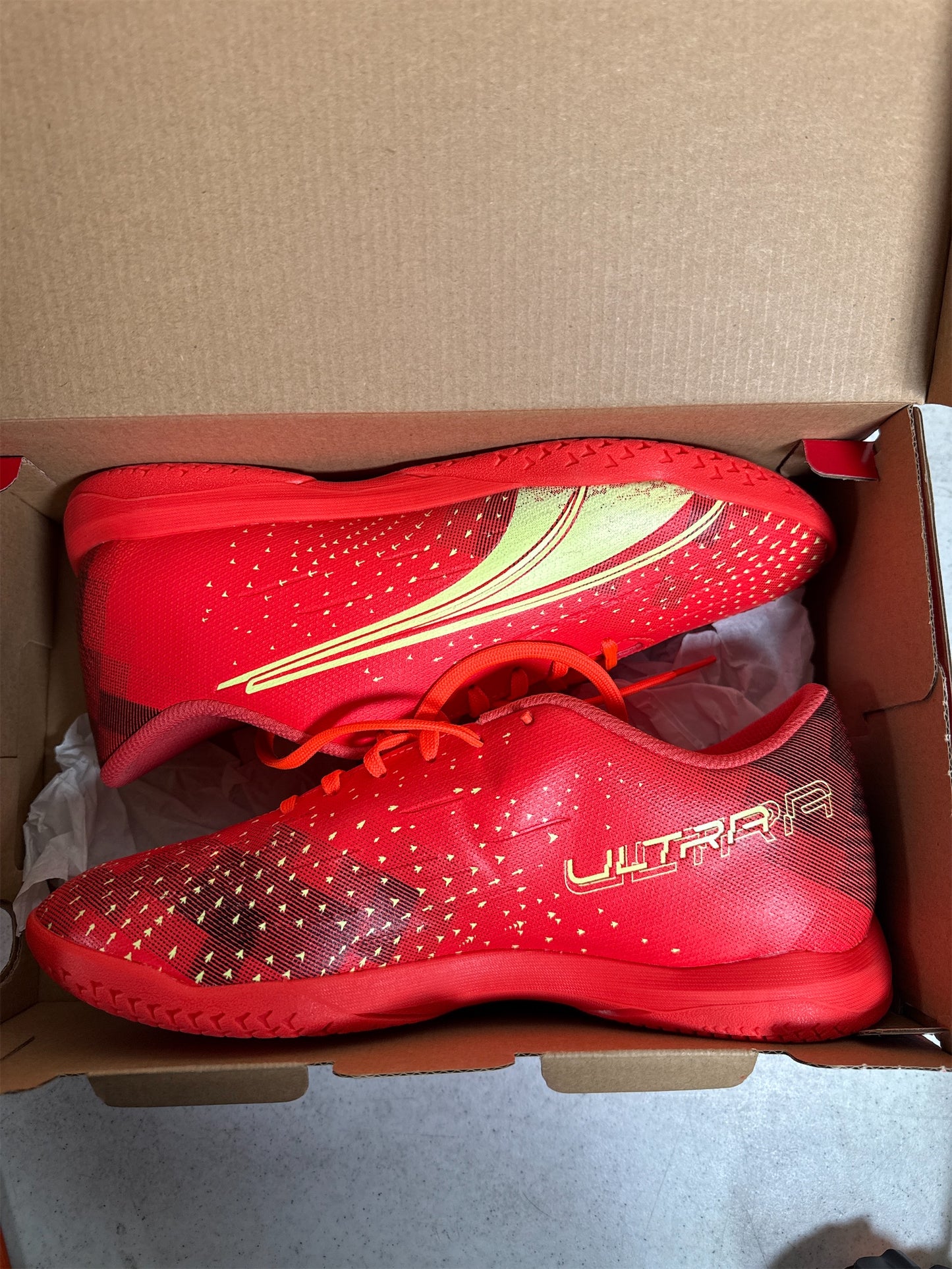 Puma Men's Ultra Play IT Indoor Soccer Shoes - Coral/Fizzy/Black, US 7.5