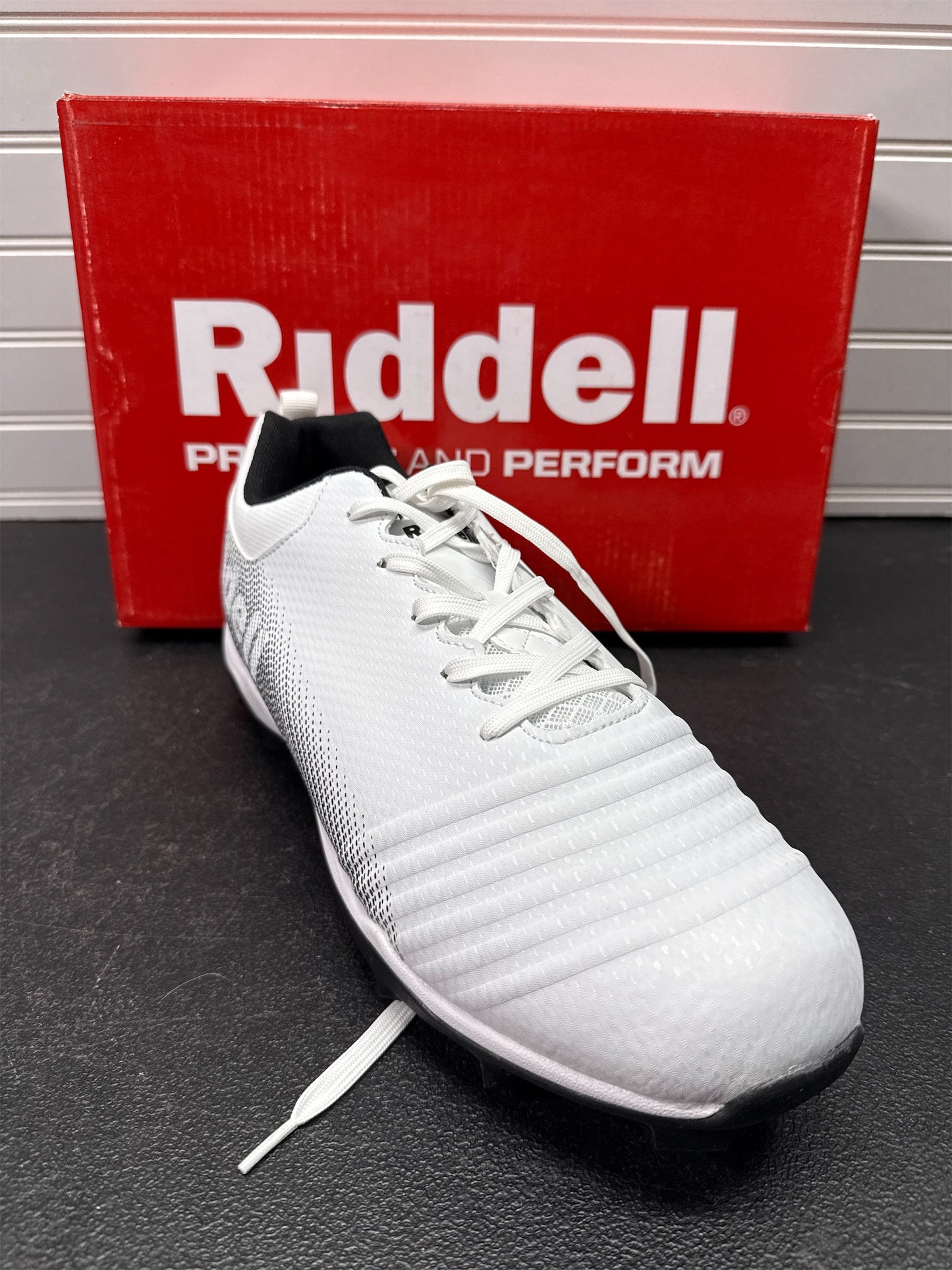 Riddell Men's Edge Low Football Cleats - White/Black, 10.5