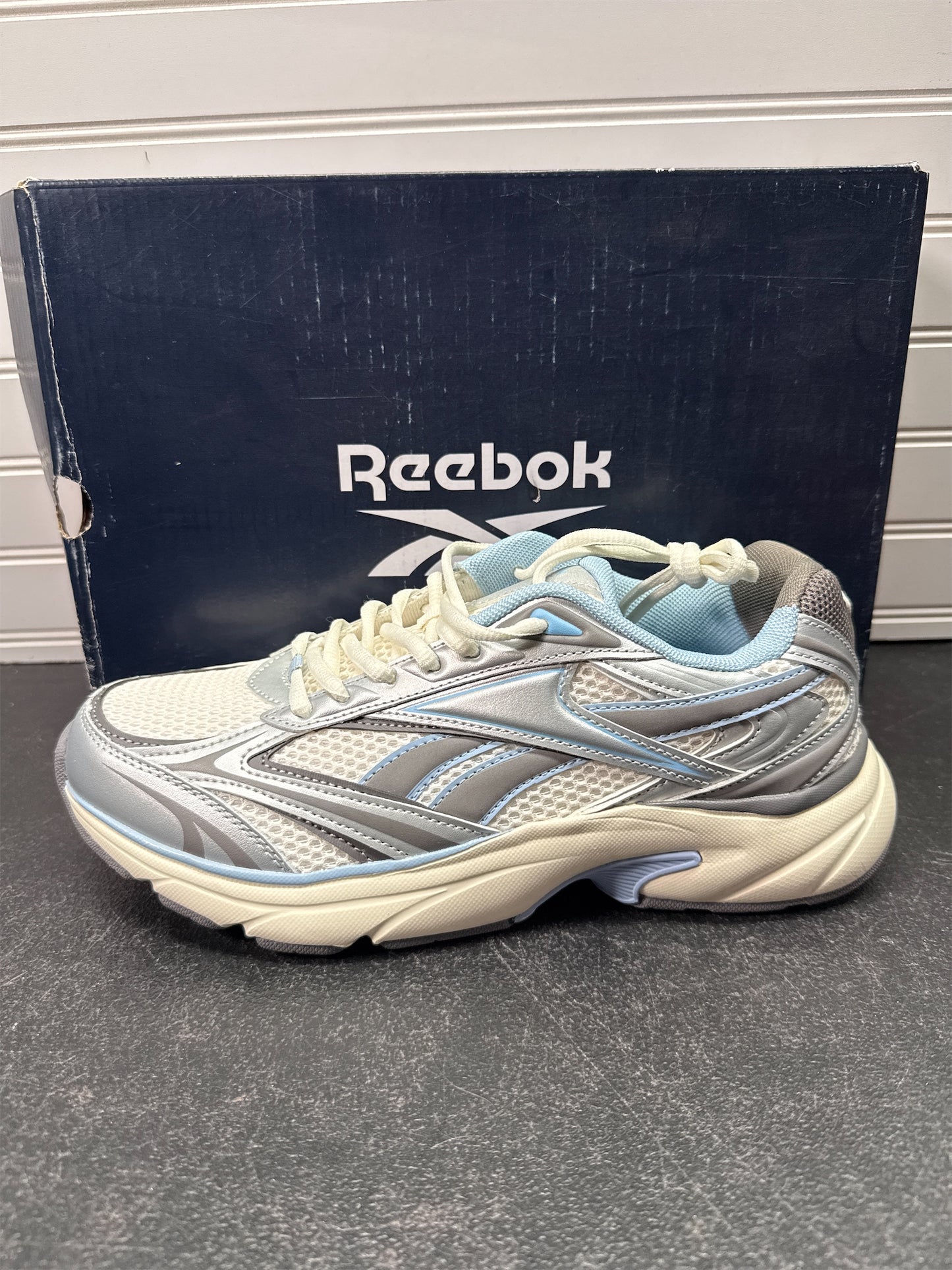 Reebok Belwave Women's Training Shoes - White/Lt Grey/Lt Blue, Size 10