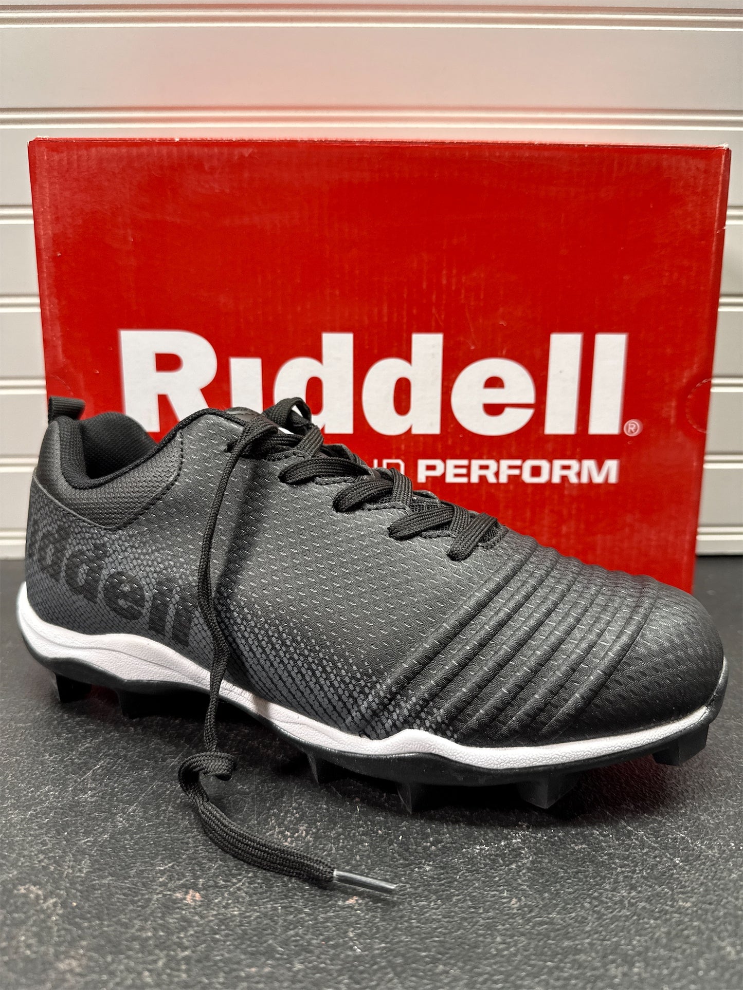 Riddell Men's Edge Low Football Cleats - Black/White, Size 7