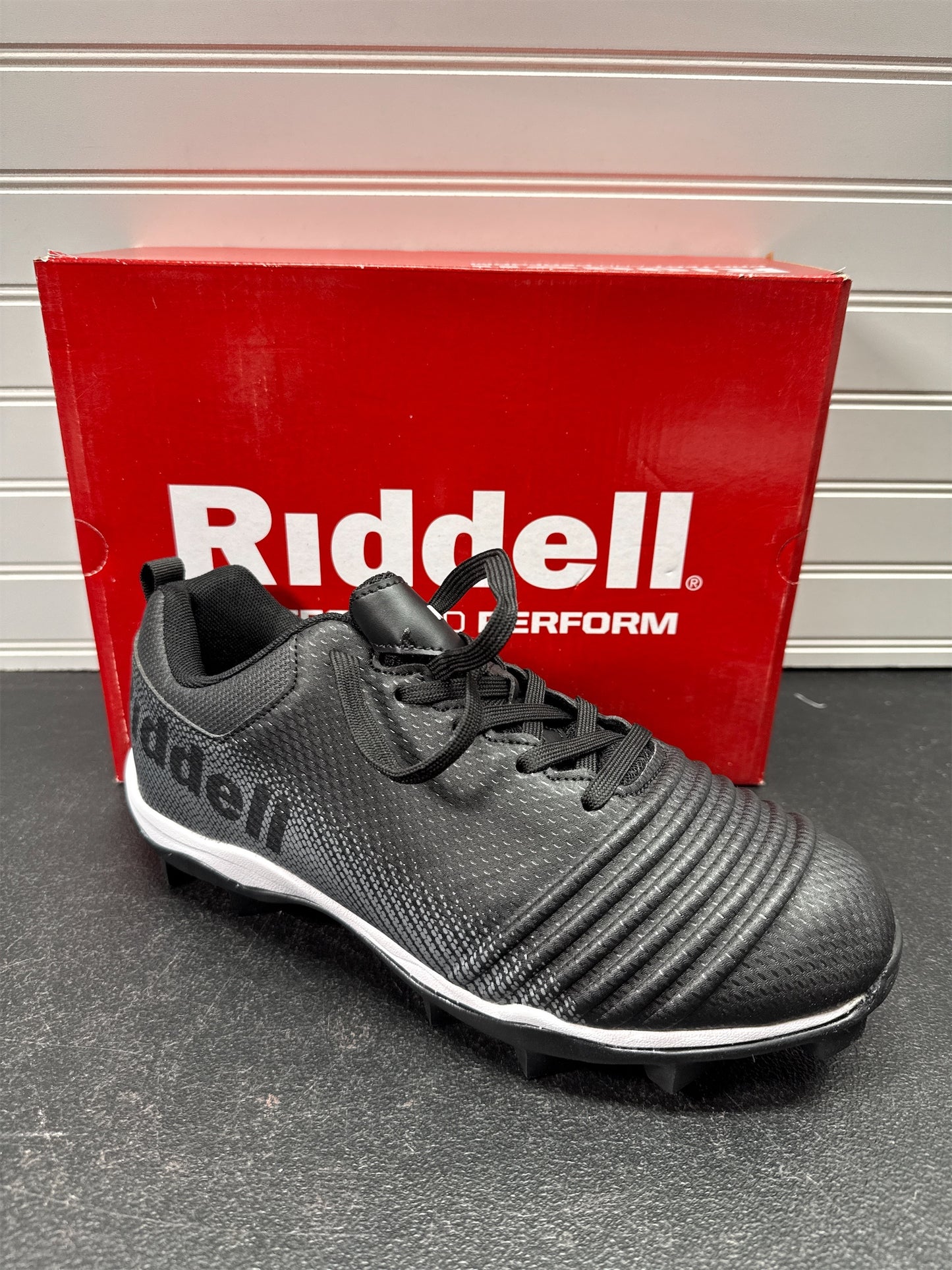 Riddell Men's Edge Low Football Cleats - Black/White, Size 9.5