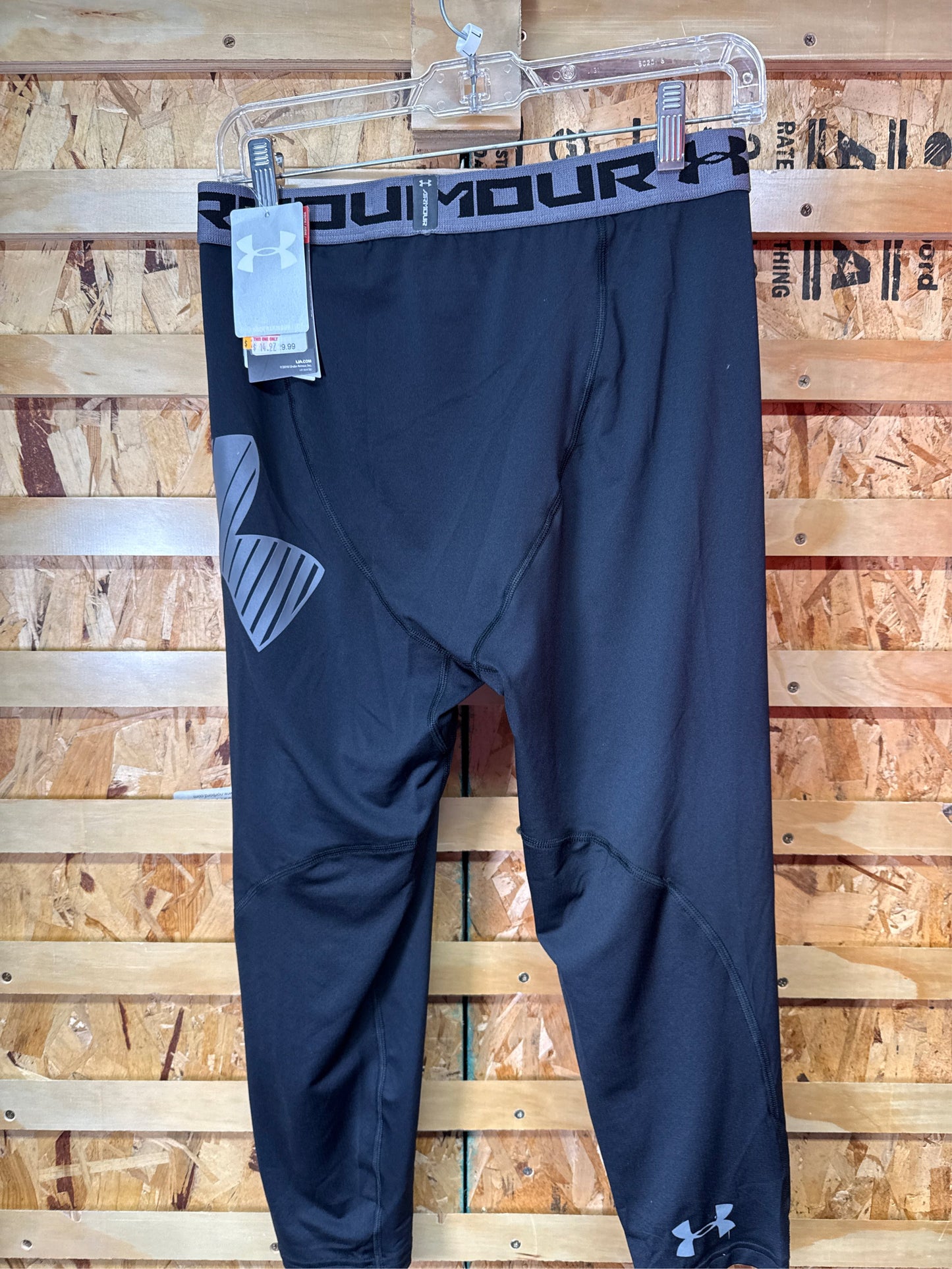 Under Armour Boys' 3/4 Length HeatGear Logo Leggings - Black, XL