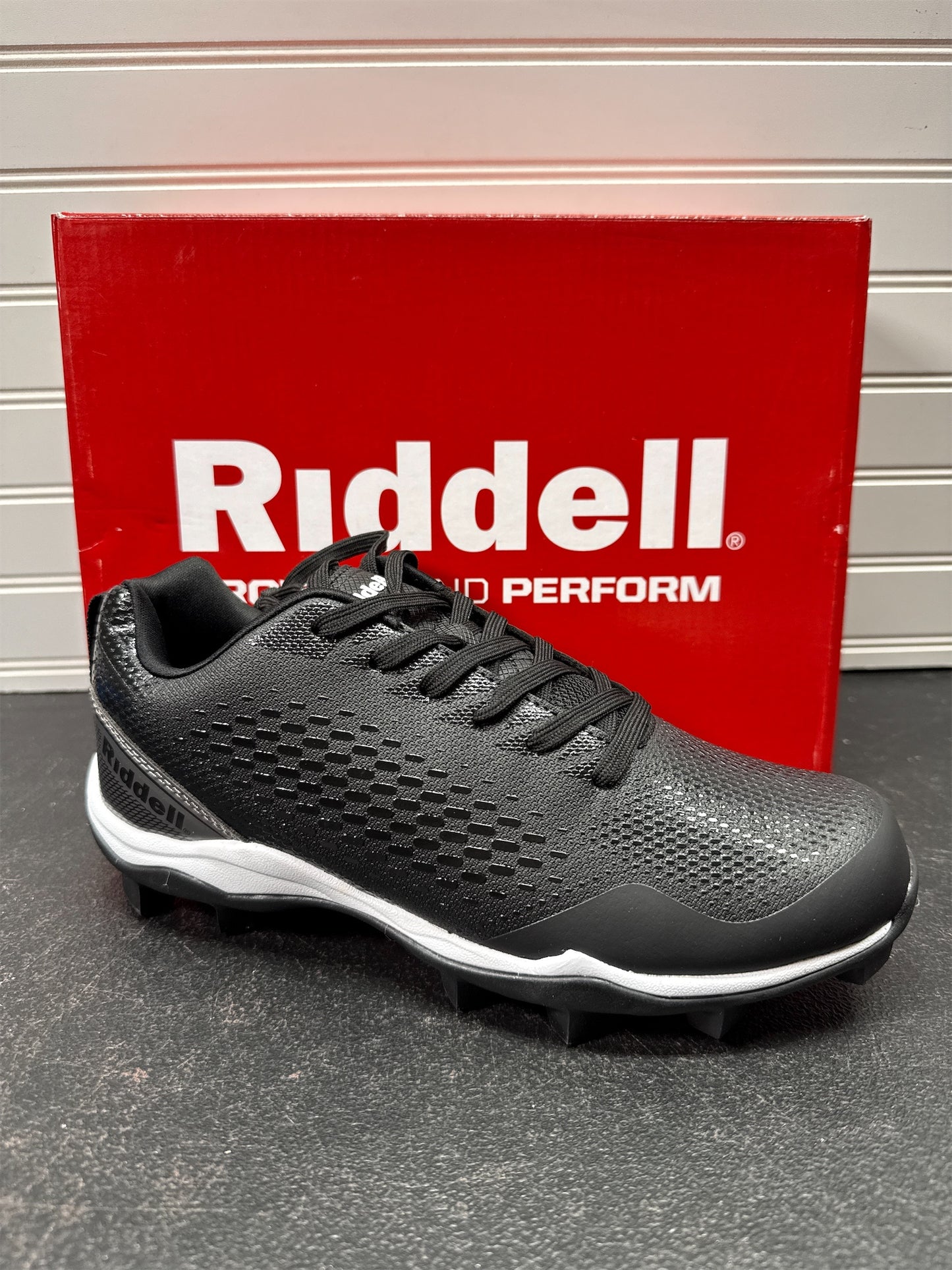 Riddell Brawl RM Men's Football Cleats - Black/White, Size 6.5