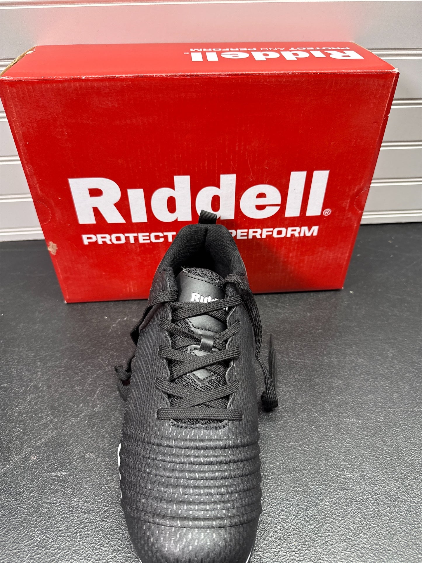 Riddell Men's Edge Low Football Cleats - Black/White, Size 7