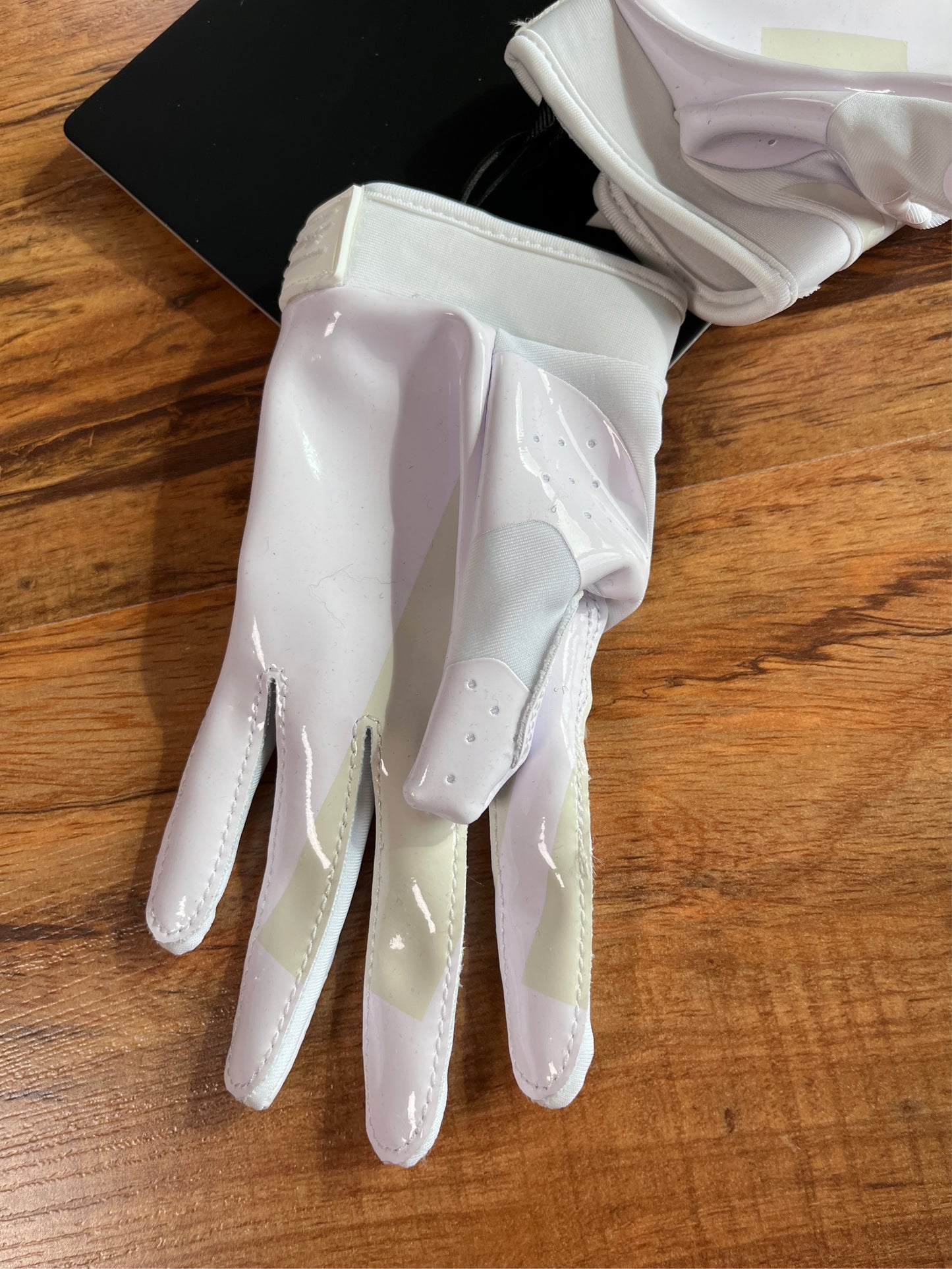 Adidas Adifast 4.0 Youth Football Receiver Gloves - White, Medium