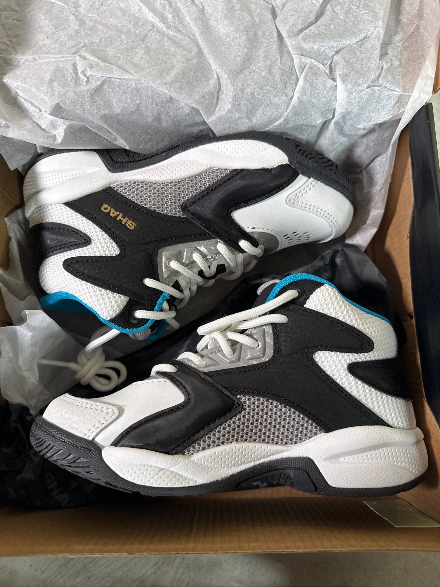 Shaq Motivate Boys' Basketball Shoes - White/Black, Size 13