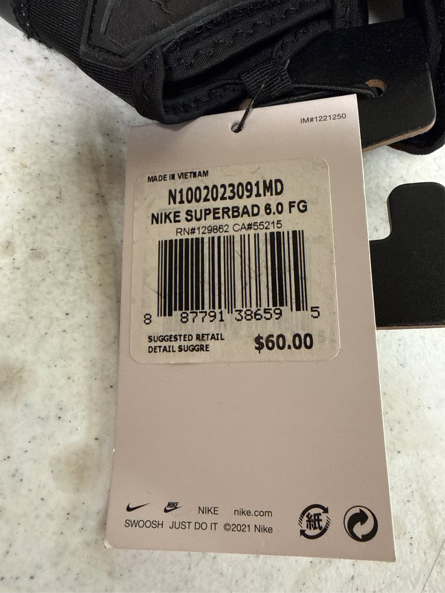 Nike Superbad 6.0 Adult Football Gloves - Black, Medium