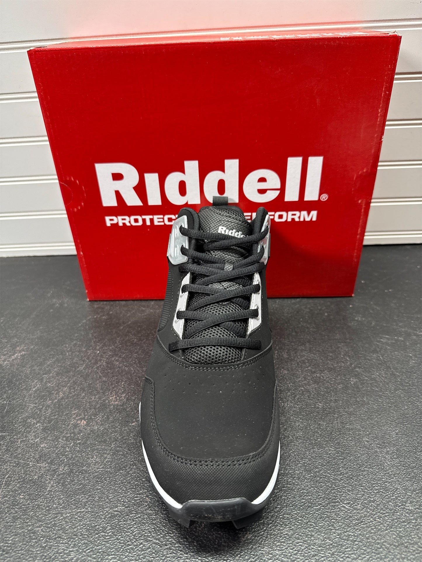 Riddell Diverse Mid RM Men's Football Cleats - Black/Silver, Size 7.5