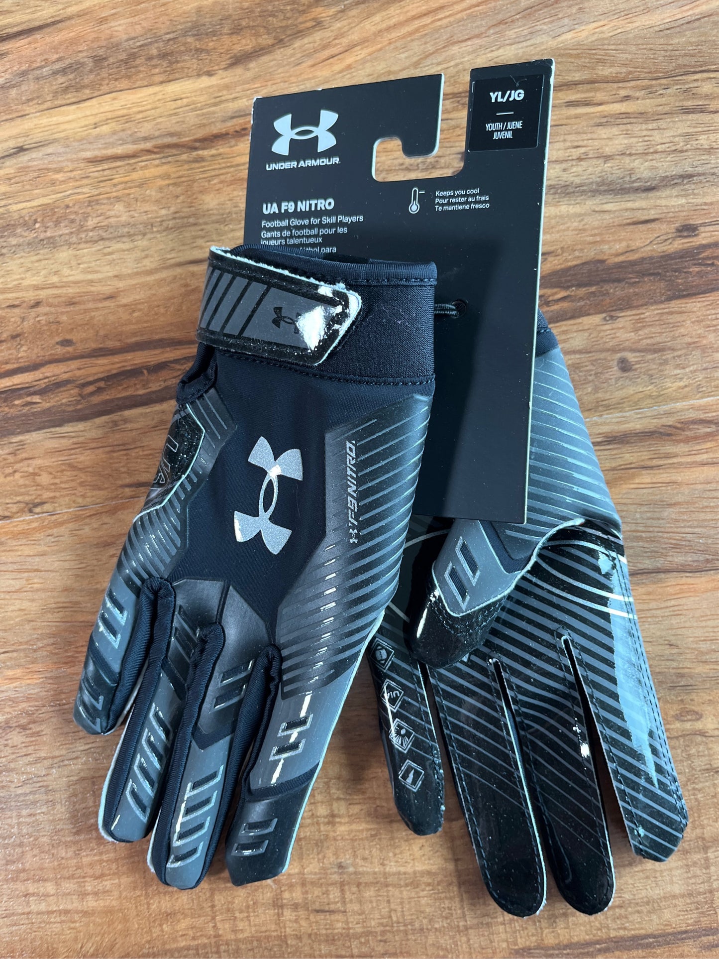 Under Armour Youth F9 Football Receiver Gloves - Black/Silver, Large