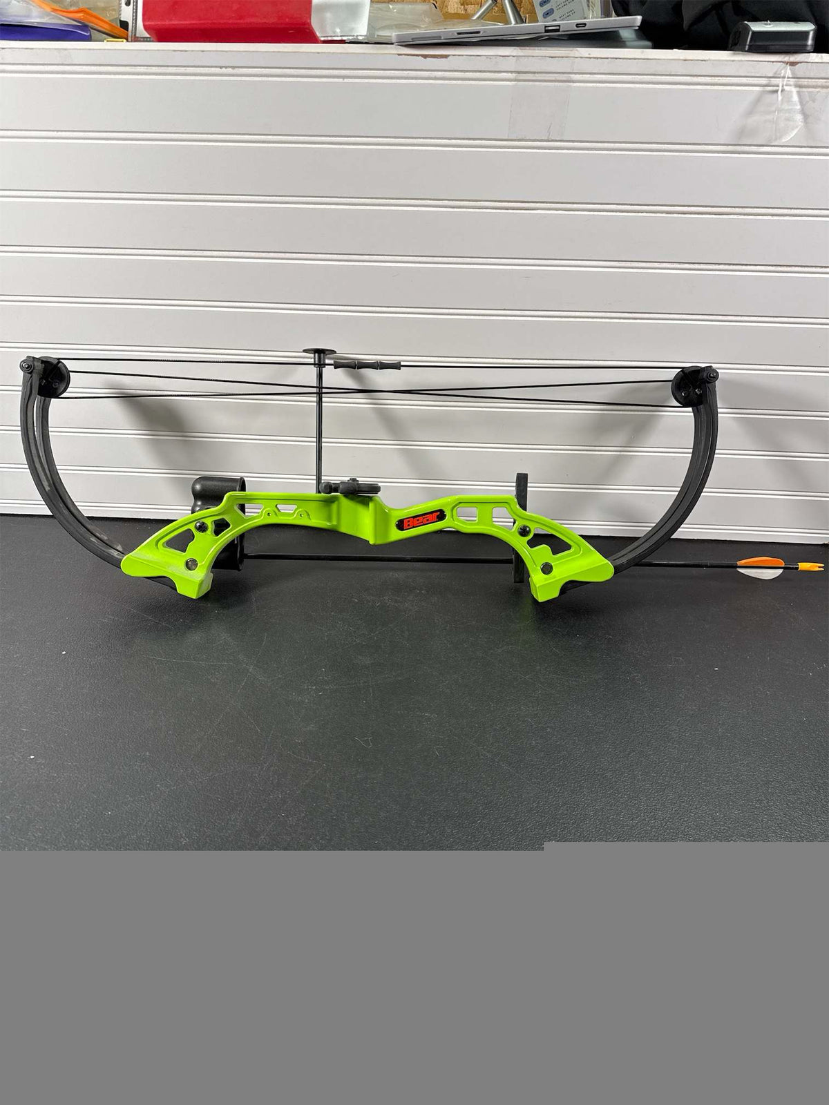 Bear Archery Brave Youth Compound Bow - Green, Right Hand (Ages 8+)