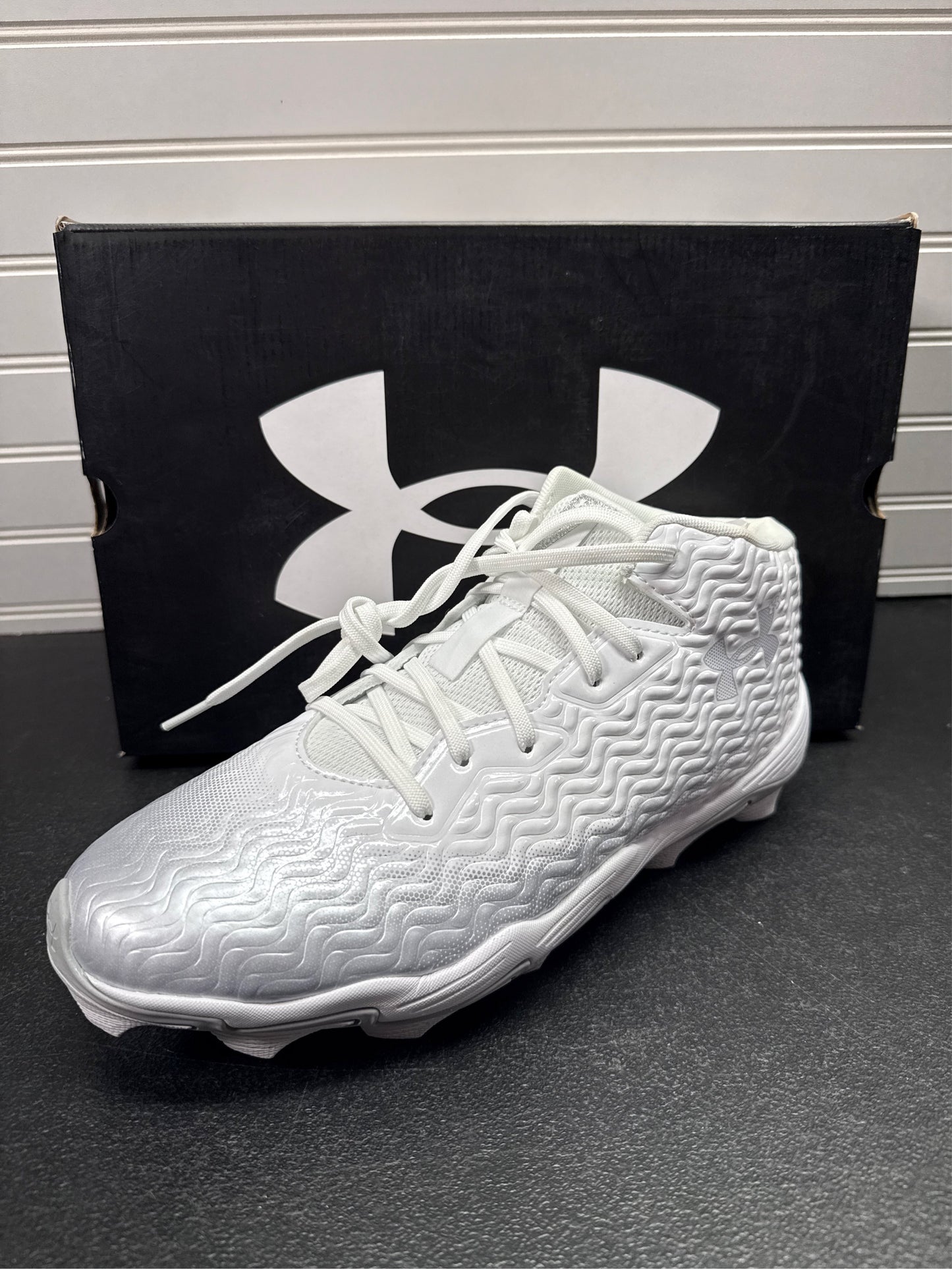 Under Armour Men's Spotlight Hammer Football Cleats - Size 10