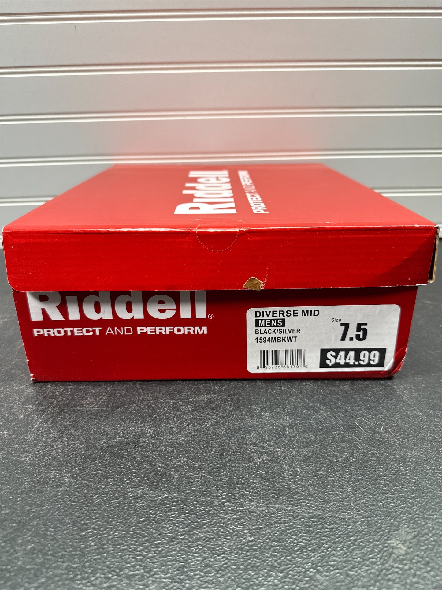 Riddell Diverse Mid RM Men's Football Cleats - Black/Silver, Size 7.5
