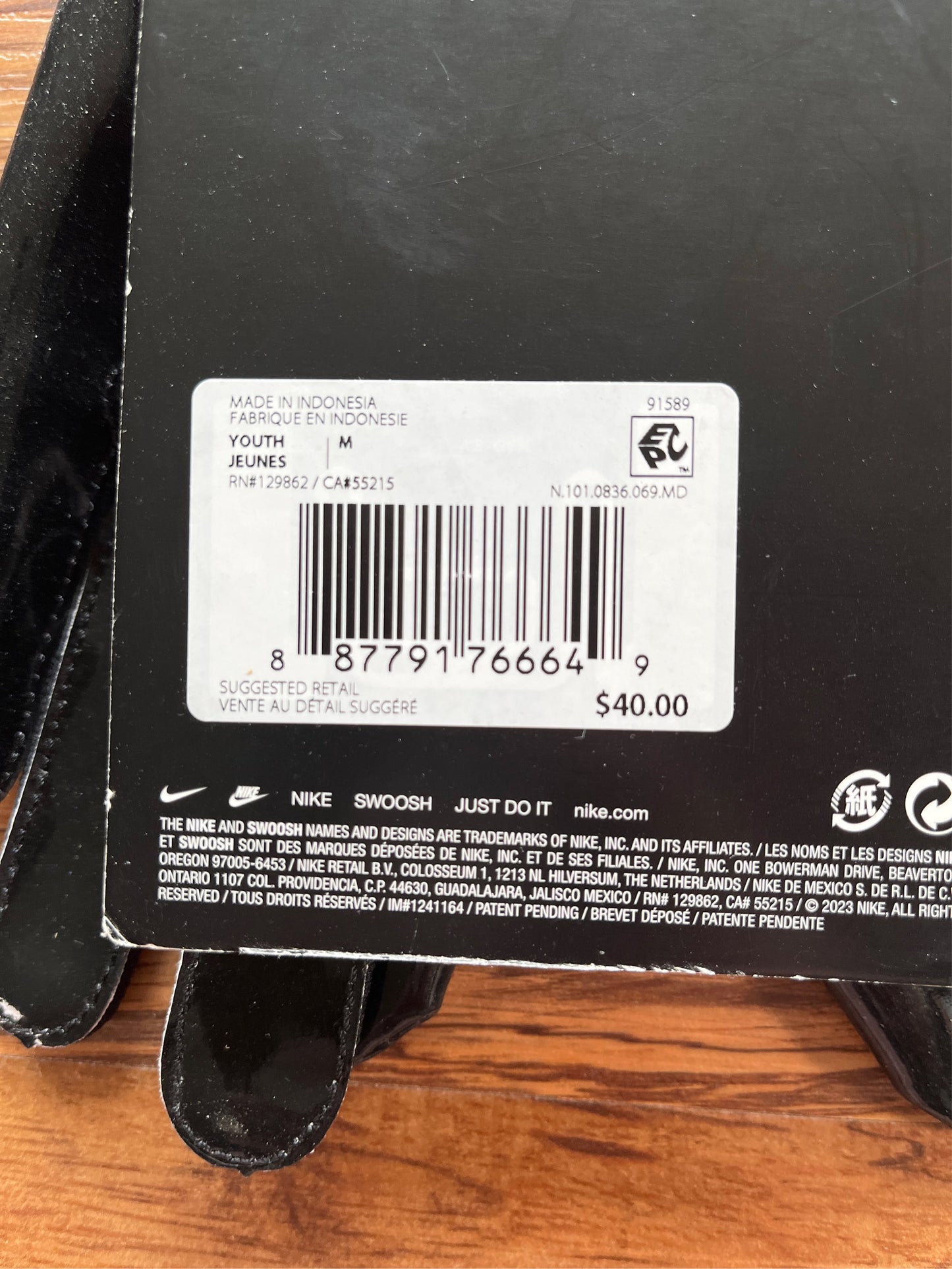 Nike Vapor Jet 8.0 Youth Football Gloves - Black/White, Medium