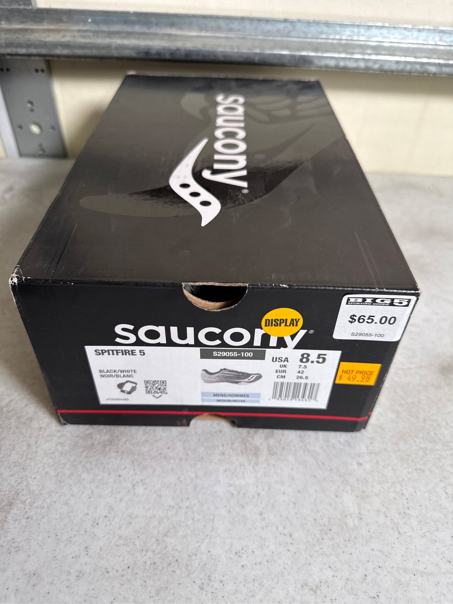 Saucony Men's Spitfire 5 Track Spikes - Black/White (Size 8.5)