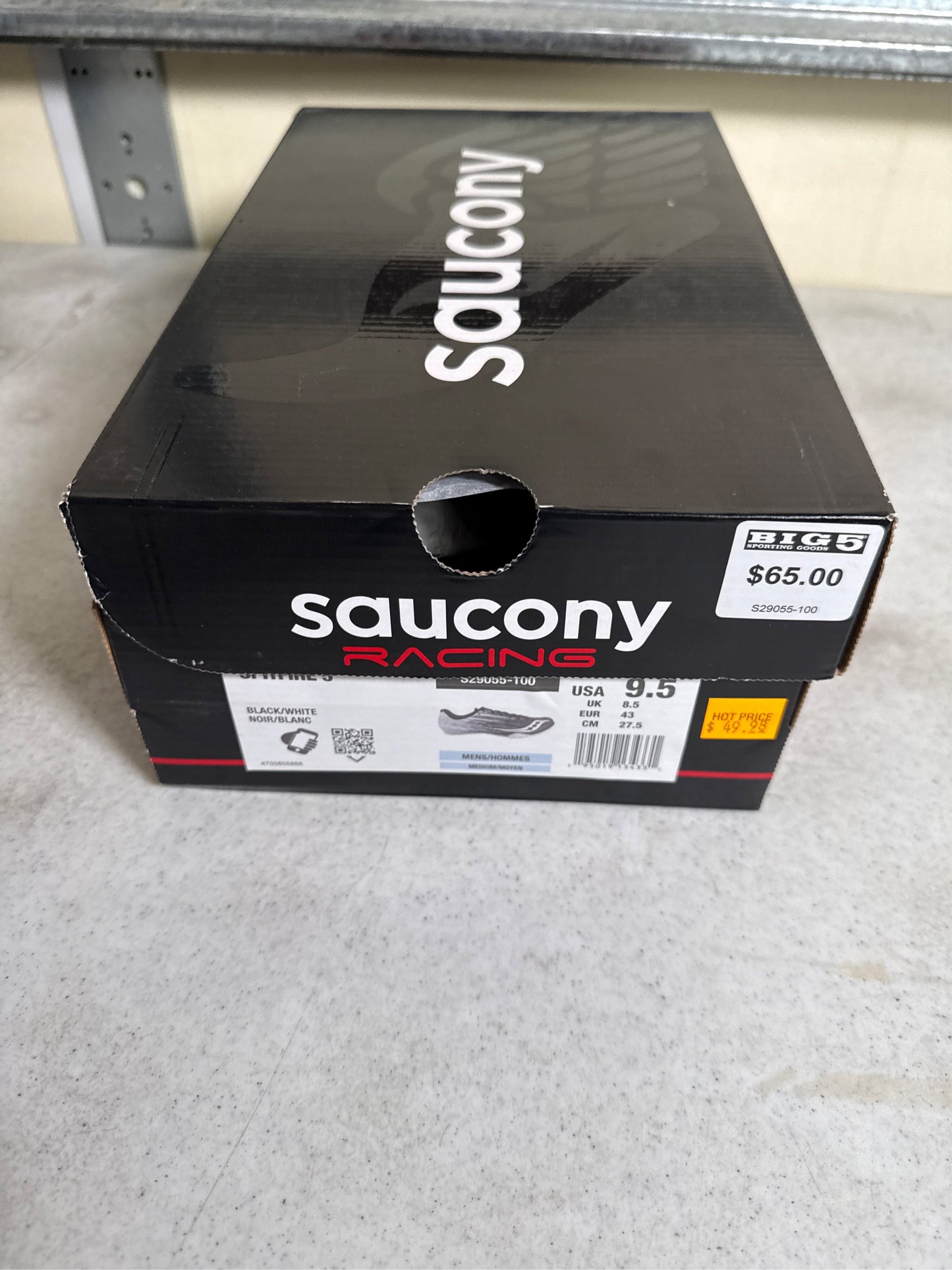 Saucony Men's Spitfire 5 Track Spikes - Black/White, Size 9.5